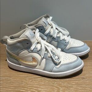 Air Jordan 1 Mid SE Blue Tint/Ice Blue Glitter Frozen shoes size Youth 2